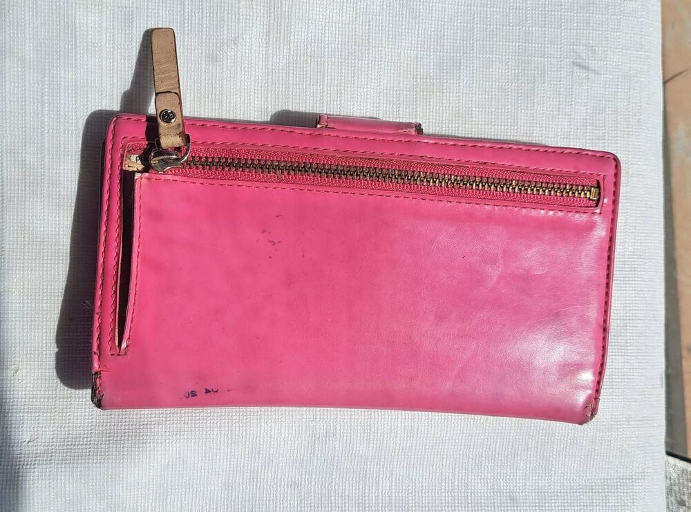 Kate Spade New York Pink Patent Leather Wallet Leather Plate Logo Snap Closure Y - Picture 11 of 16